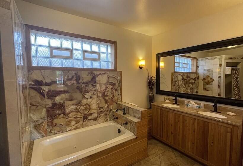 فندق Pikes Peak Inn