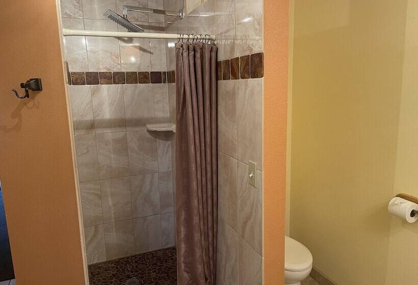 فندق Pikes Peak Inn