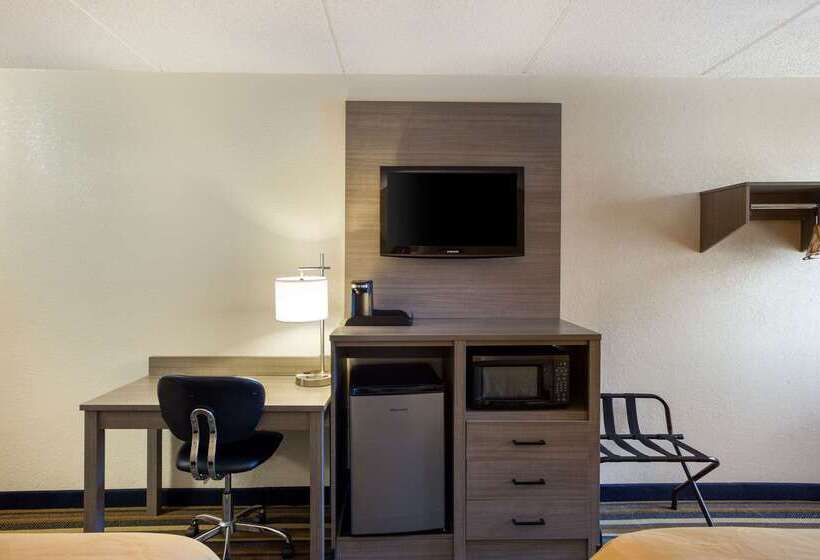 Отель Quality Inn Central