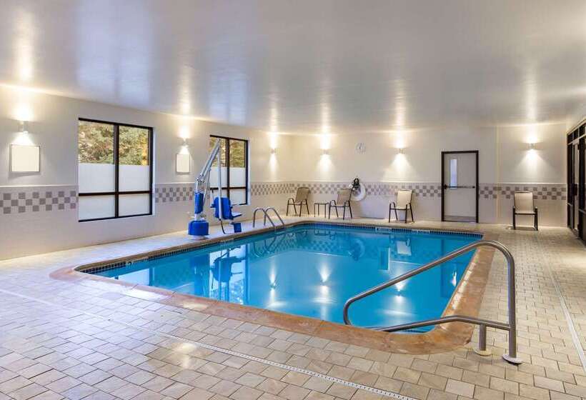 Отель Quality Inn Central