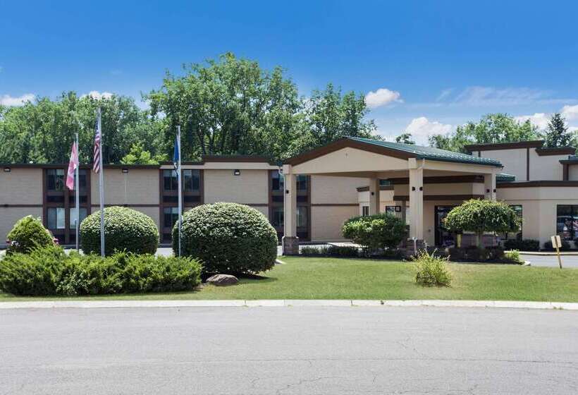 Отель Quality Inn Central