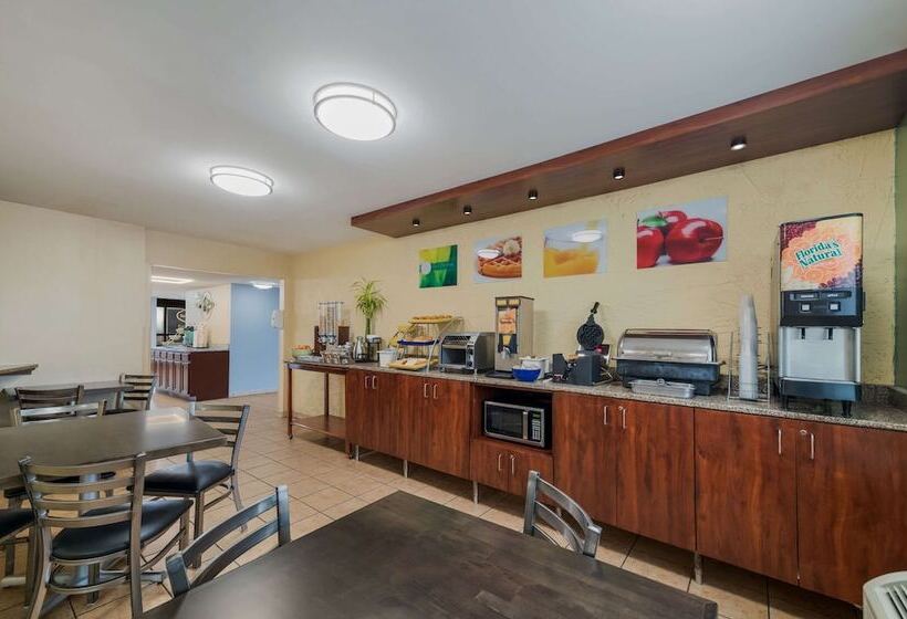 ホテル Quality Inn  Denton