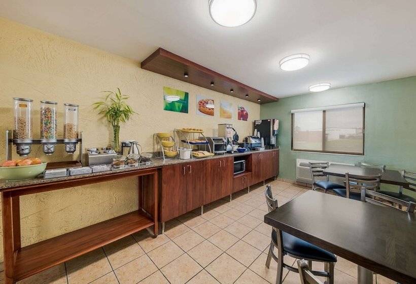 ホテル Quality Inn  Denton