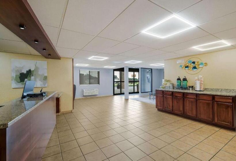 ホテル Quality Inn  Denton