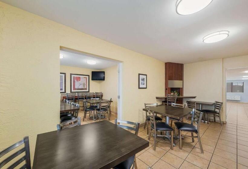 ホテル Quality Inn  Denton