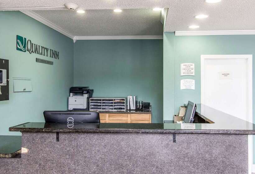 ホテル Quality Inn Downtown Historic District