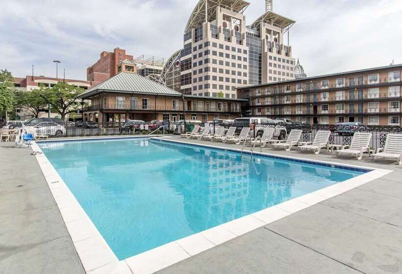 ホテル Quality Inn Downtown Historic District