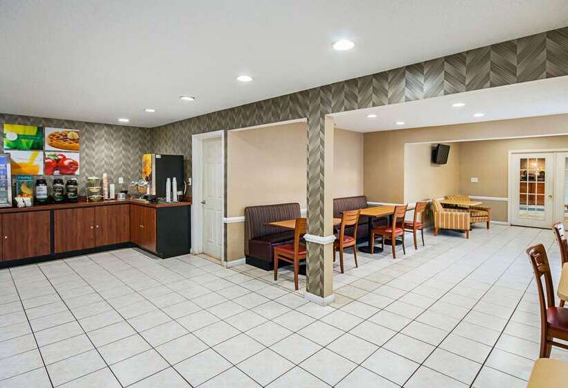 Отель Quality Inn