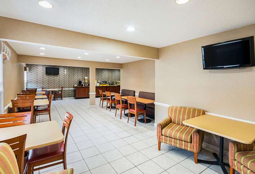 Отель Quality Inn