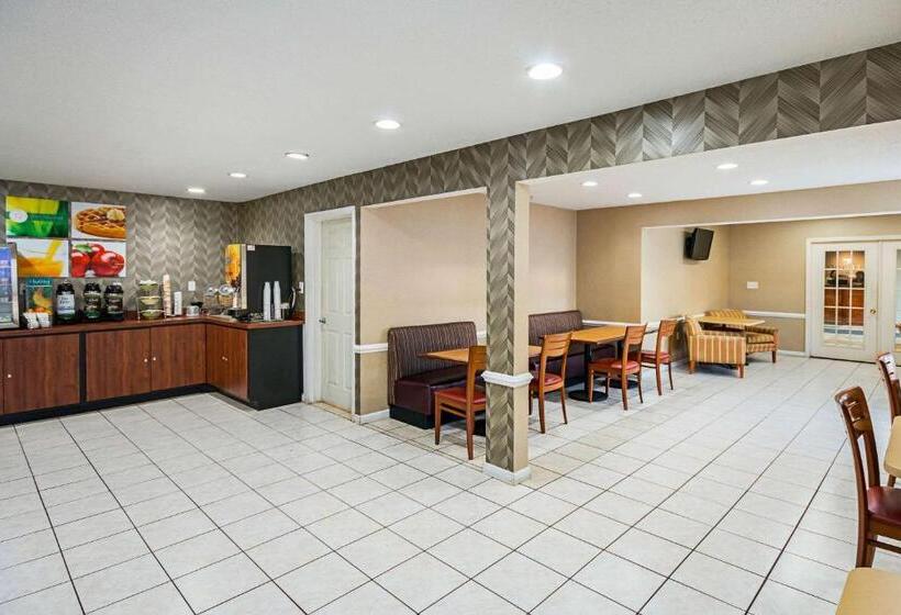 Отель Quality Inn