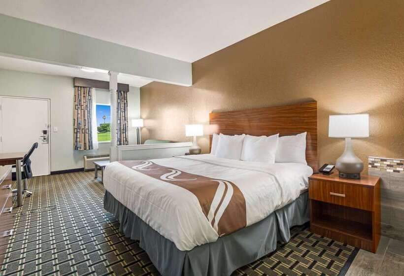 هتل Quality Inn