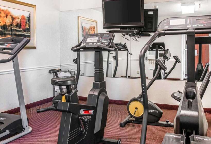 Отель Quality Inn