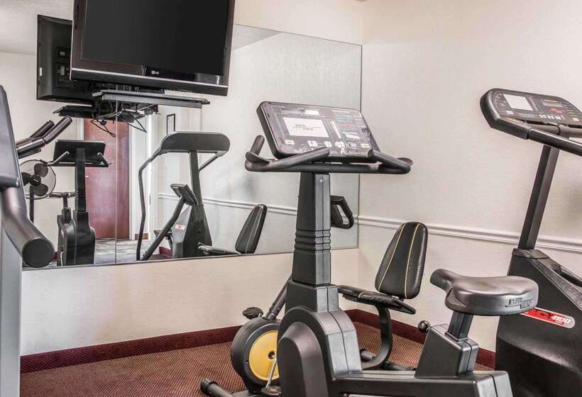 Отель Quality Inn