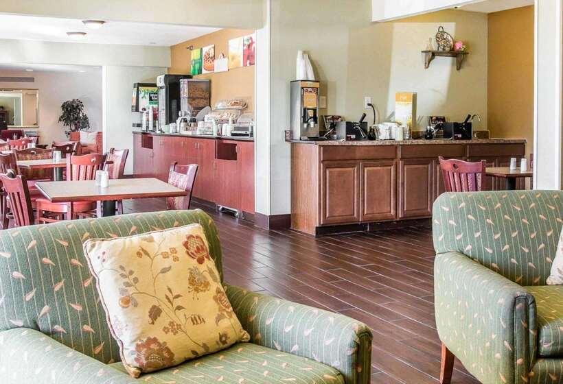 Отель Quality Inn