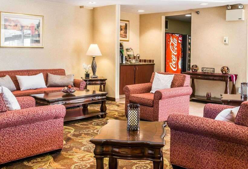 Отель Quality Inn