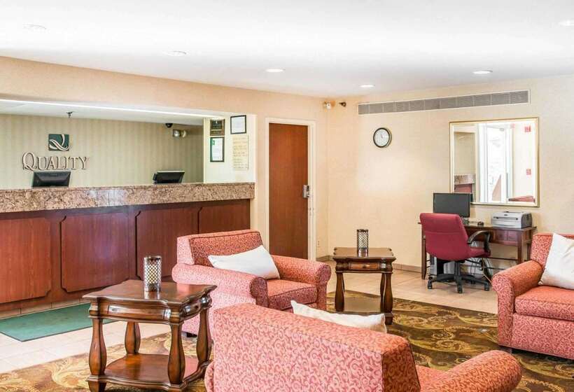 Отель Quality Inn