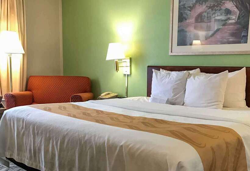 Отель Quality Inn