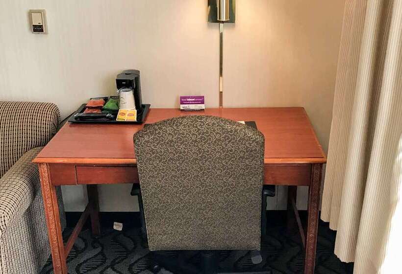 Отель Quality Inn