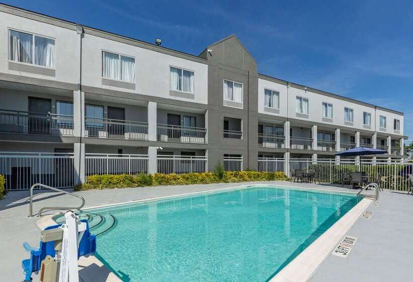 酒店 Quality Inn Near Fort Liberty