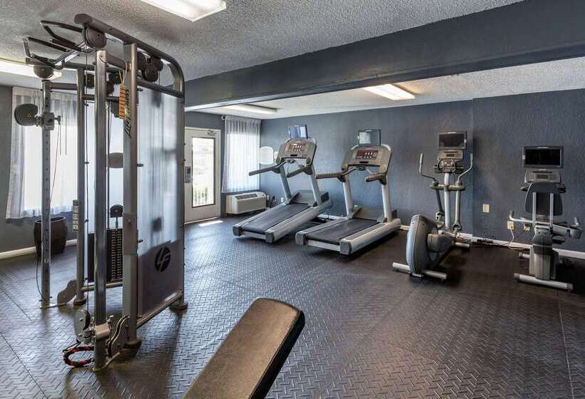 酒店 Quality Inn Near Fort Liberty