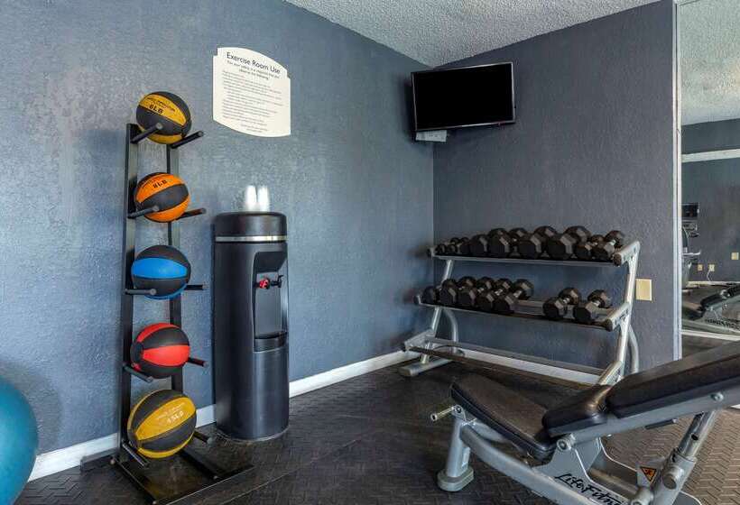 酒店 Quality Inn Near Fort Liberty