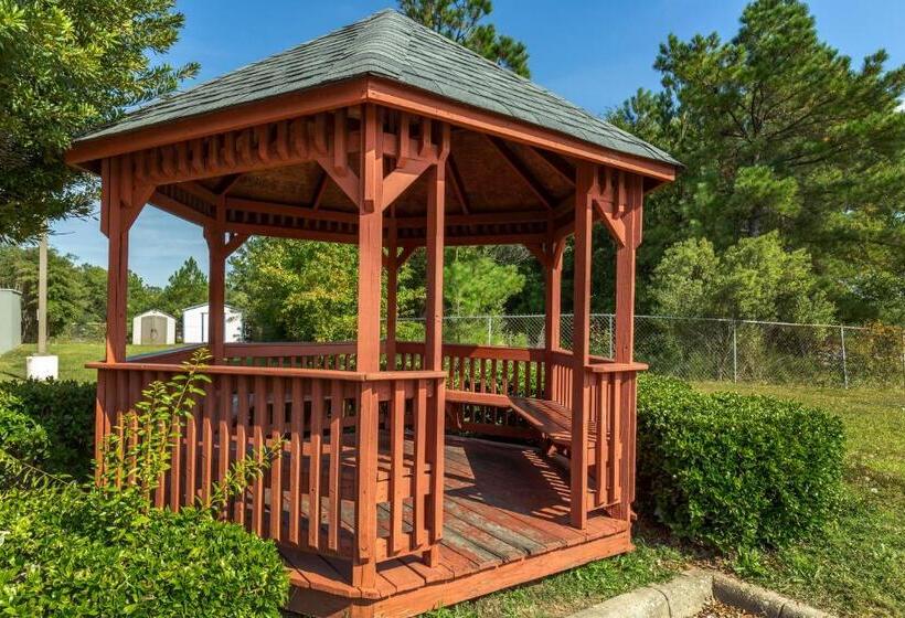 酒店 Quality Inn Near Fort Liberty