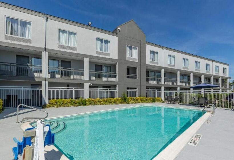 酒店 Quality Inn Near Fort Liberty