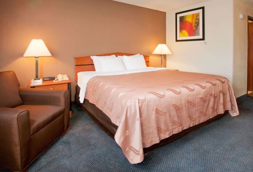 Отель Quality Inn Stadium Area