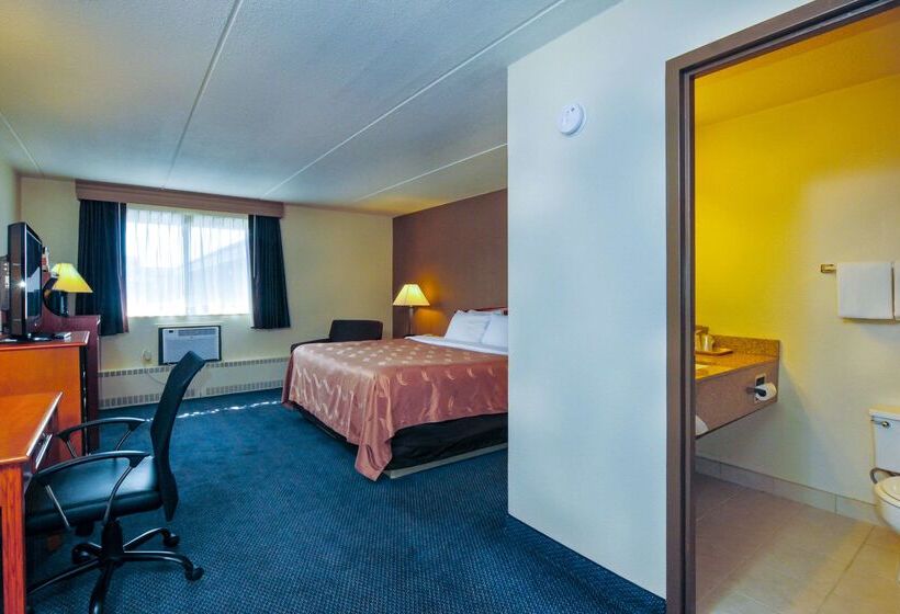 Отель Quality Inn Stadium Area