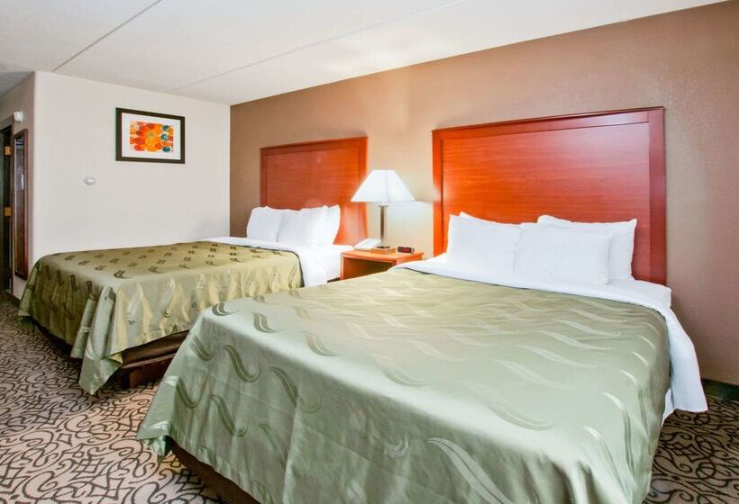 Отель Quality Inn Stadium Area