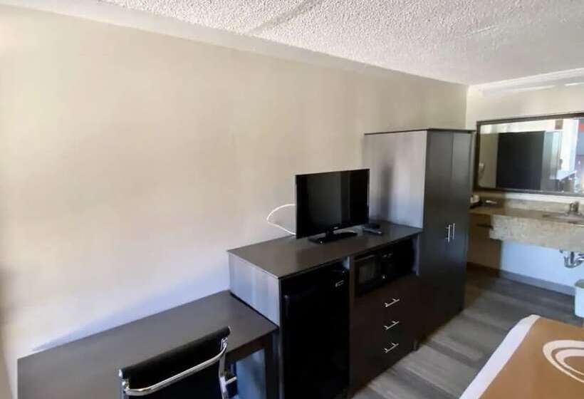 酒店 Hibiscus Inn & Suites