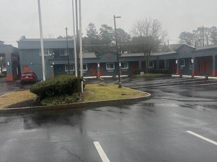 酒店 Hibiscus Inn & Suites