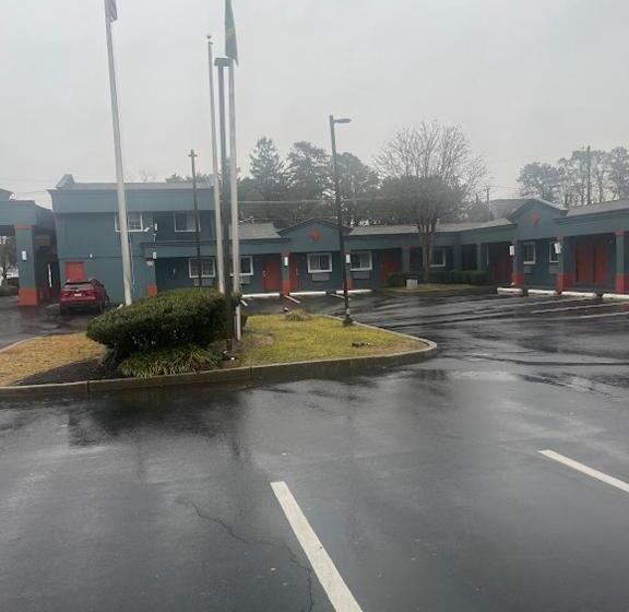 هتل Hibiscus Inn & Suites