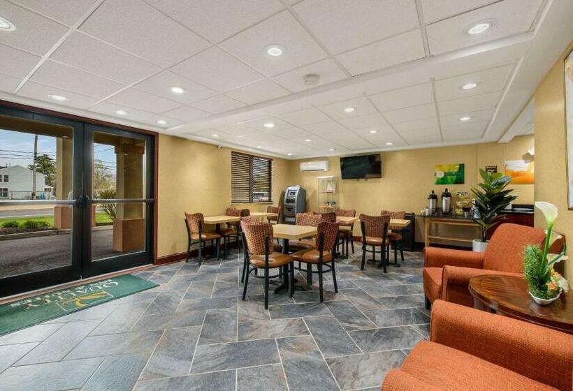 هتل Hibiscus Inn & Suites