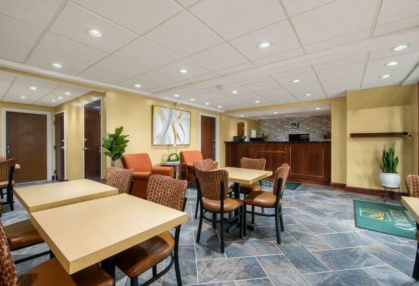 酒店 Hibiscus Inn & Suites