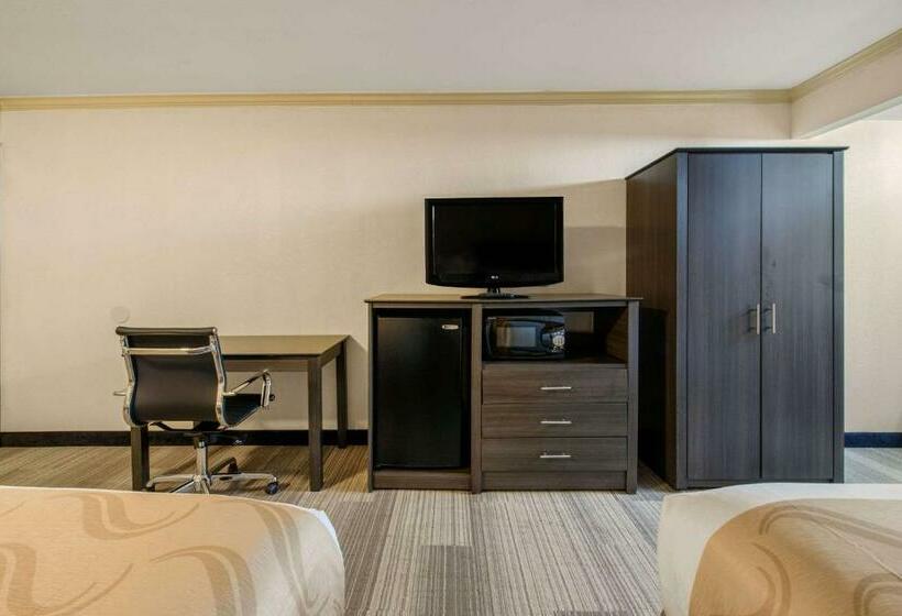 هتل Hibiscus Inn & Suites