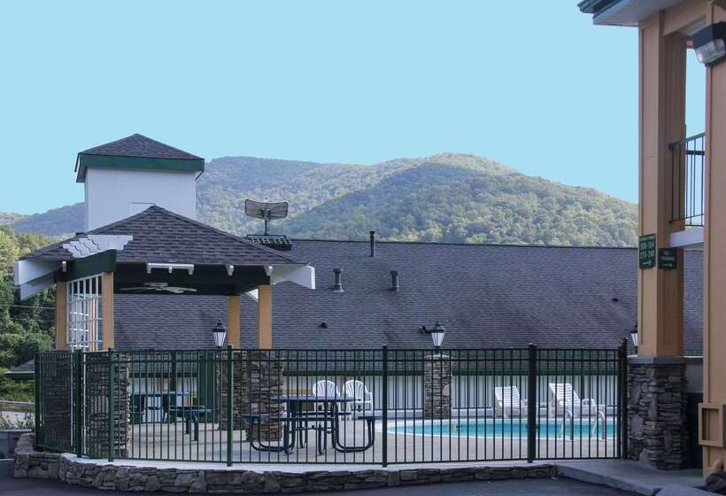 فندق Quality Inn & Suites Biltmore East