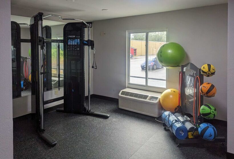 ホテル Quality Inn & Suites Northampton Amherst