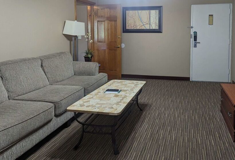 ホテル Quality Inn & Suites Northampton Amherst
