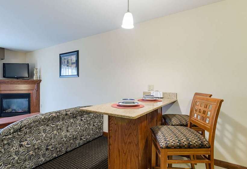 ホテル Quality Inn & Suites Northampton Amherst