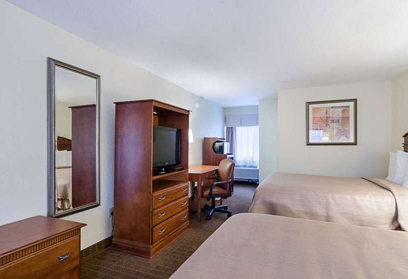 ホテル Quality Inn & Suites Northampton Amherst