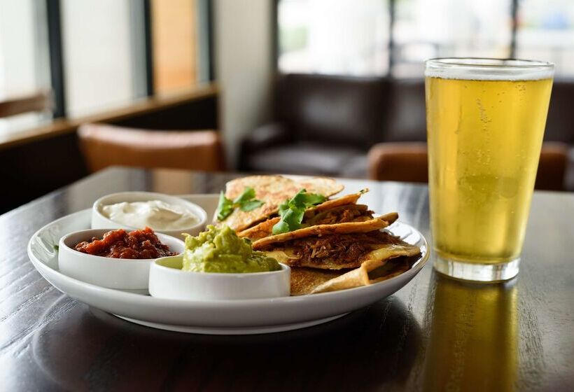 Radisson Hotel Salt Lake City Downtown