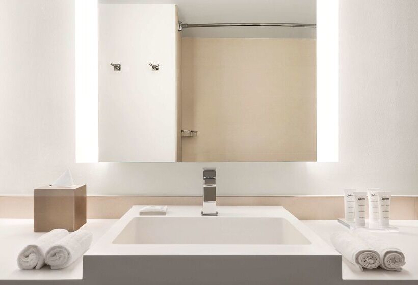 Radisson Hotel Salt Lake City Downtown