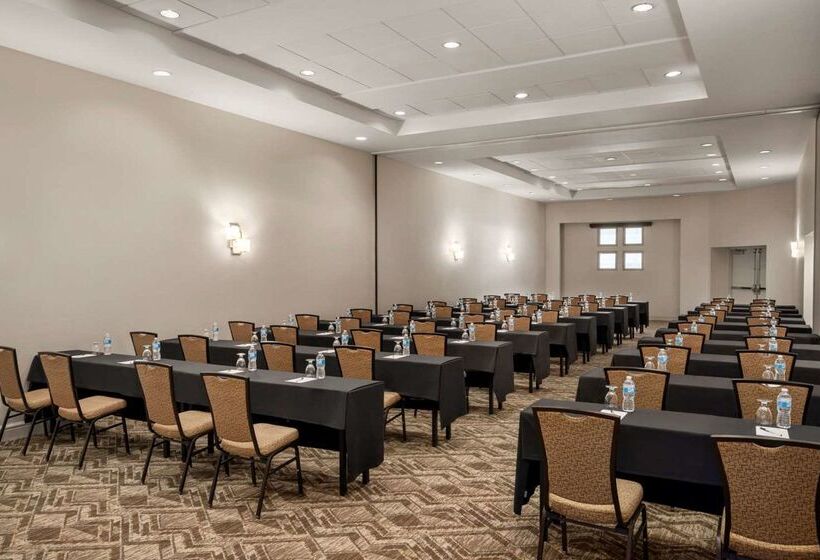 Radisson Hotel Salt Lake City Downtown