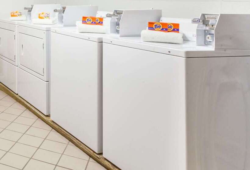 فندق Ramada By Wyndham Lebanon