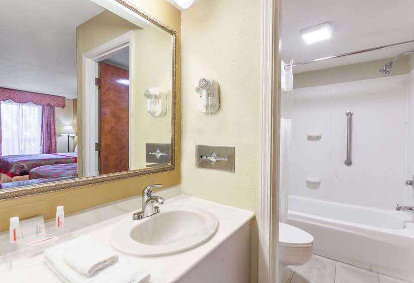 فندق Ramada By Wyndham Lebanon