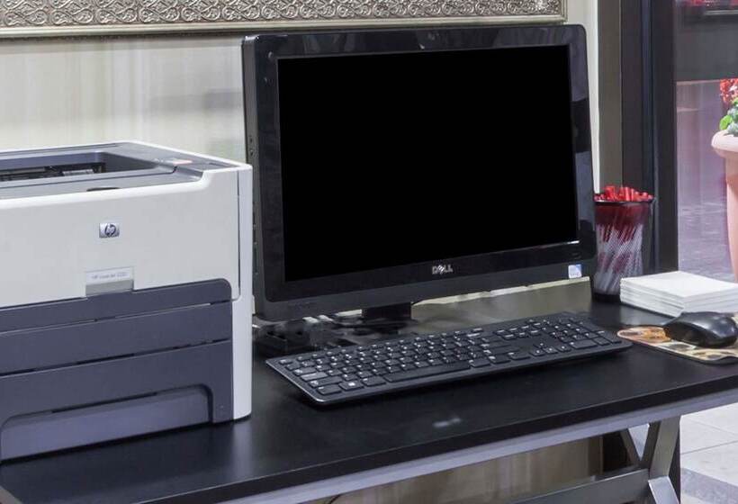 فندق Ramada By Wyndham Lebanon