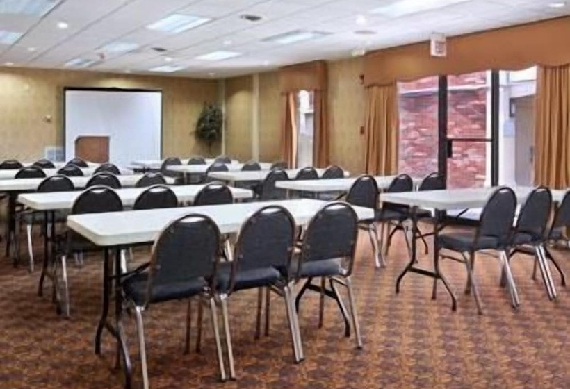 فندق Ramada By Wyndham Lebanon