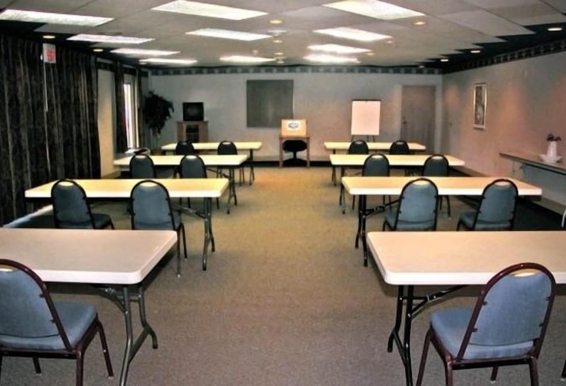 فندق Ramada By Wyndham Lebanon