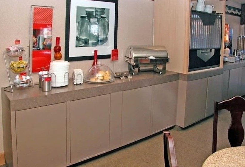 فندق Ramada By Wyndham Lebanon